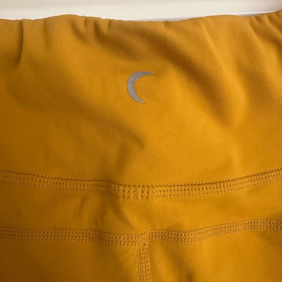 Women’s ZYIA Active Mustard Yellow Crop Leggings women’s size 6-8 - Picture 5 of 6